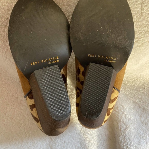 very volatile women's chatter leopard bootie 7.5 - Picture 5 of 10